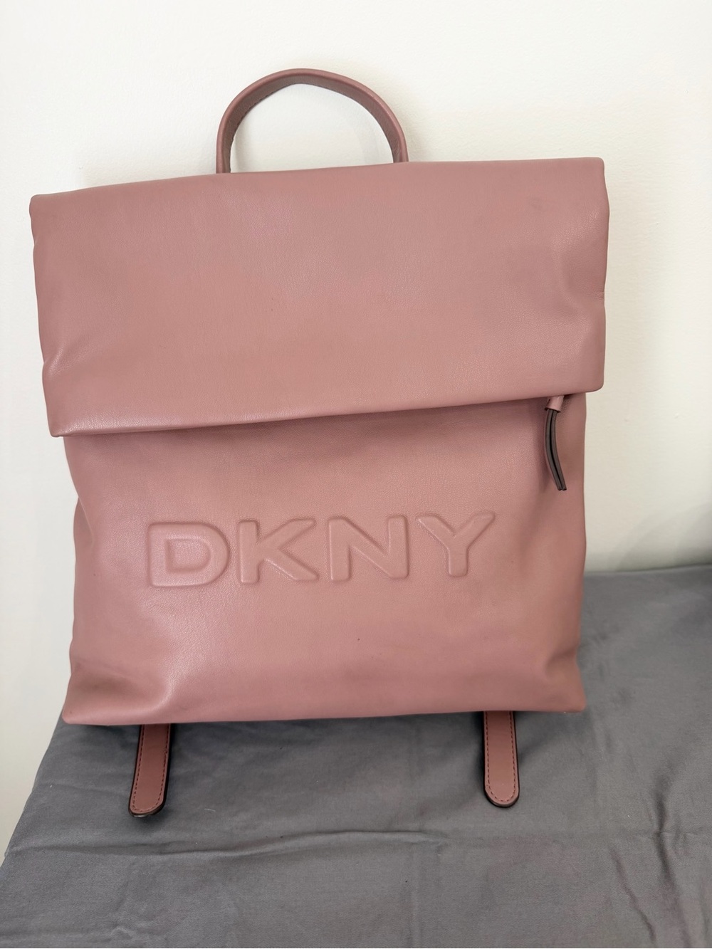 Stunning Chic DKNY Shoulder/Backpack Bag